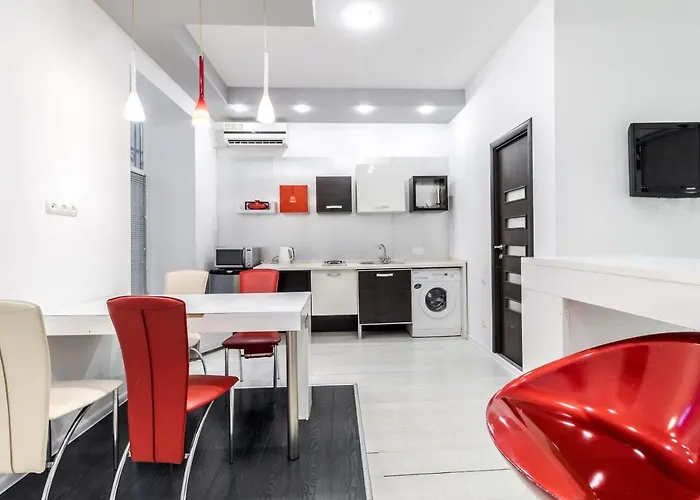 Black And Red Squares לבוב