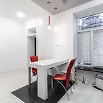 Black And Red Squares Апартаменты *