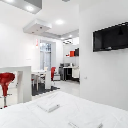 Apartment Black And Red Squares Lviv